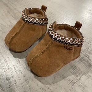 Baby Ugg Tasman booties. Size 0/1. Worn for 15 minutes.